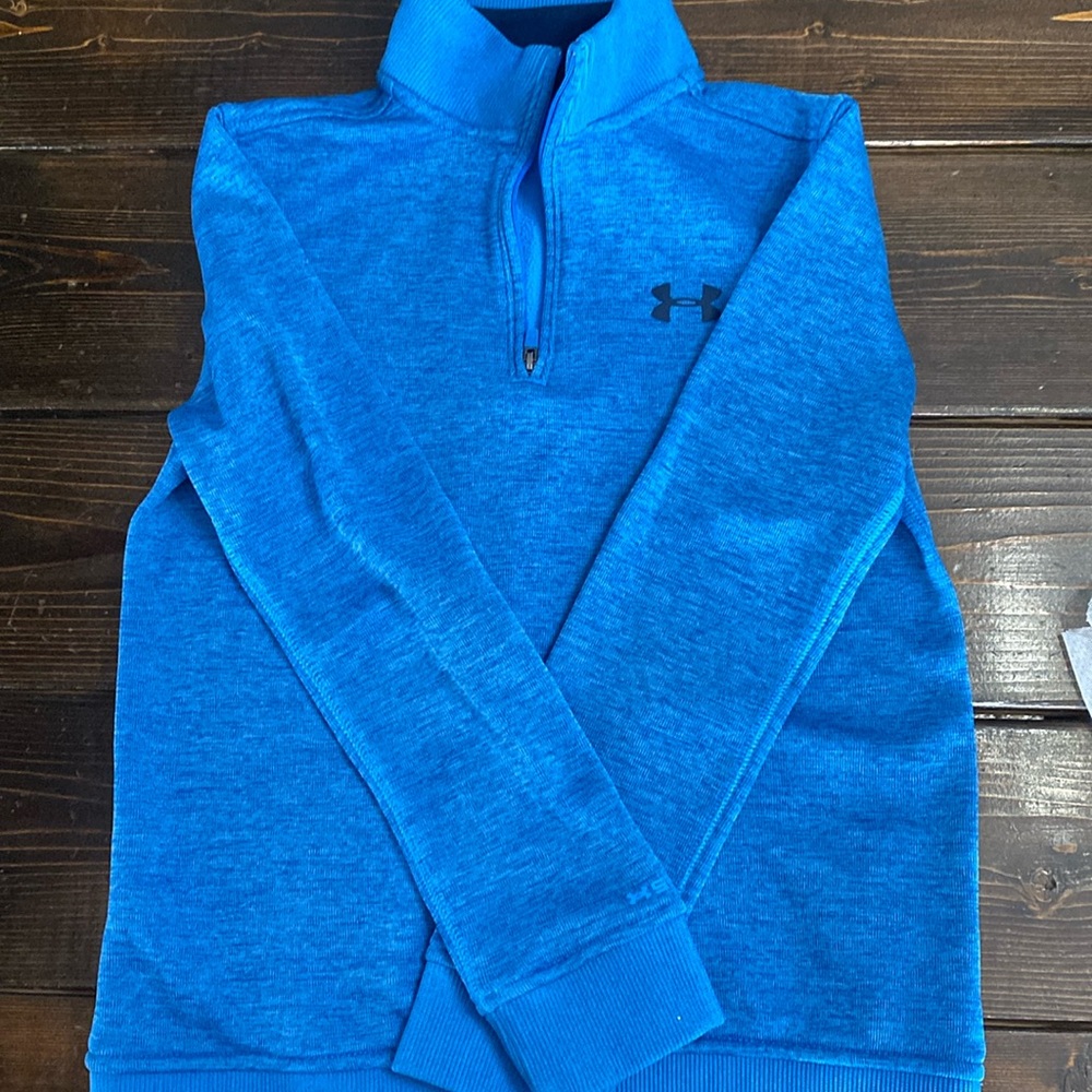 UA pullover